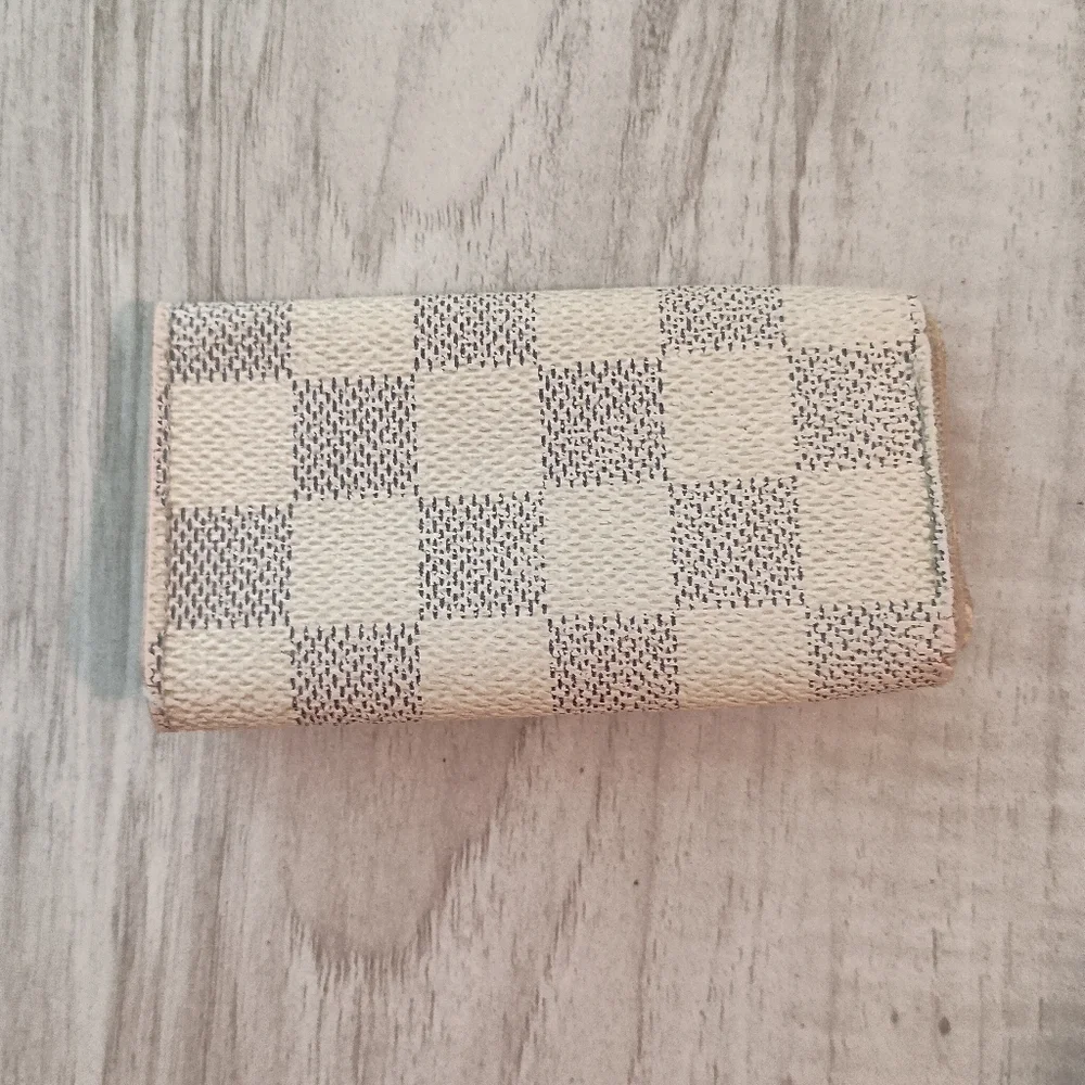 Authentic, Louis Vuitton, Damier Azuzr 4-Hooks Key Case